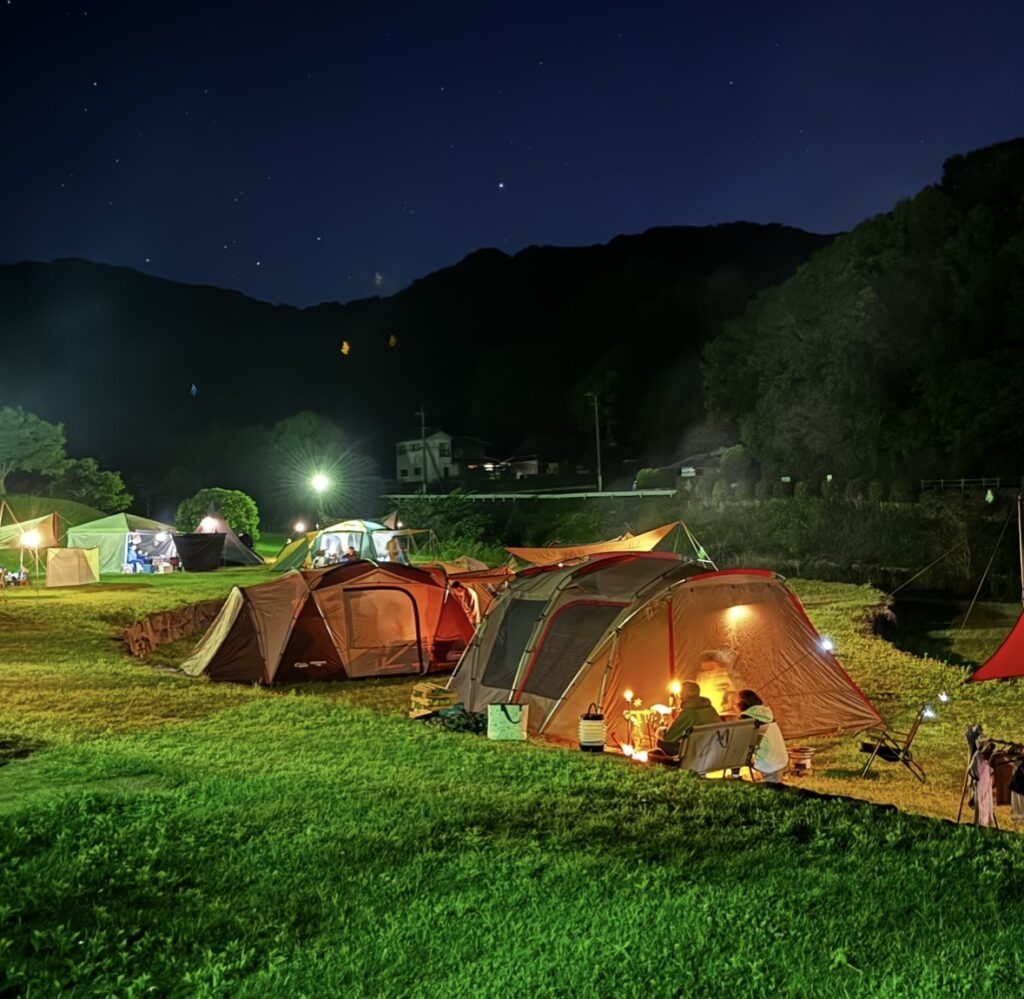 夜キャンプ　山間部　